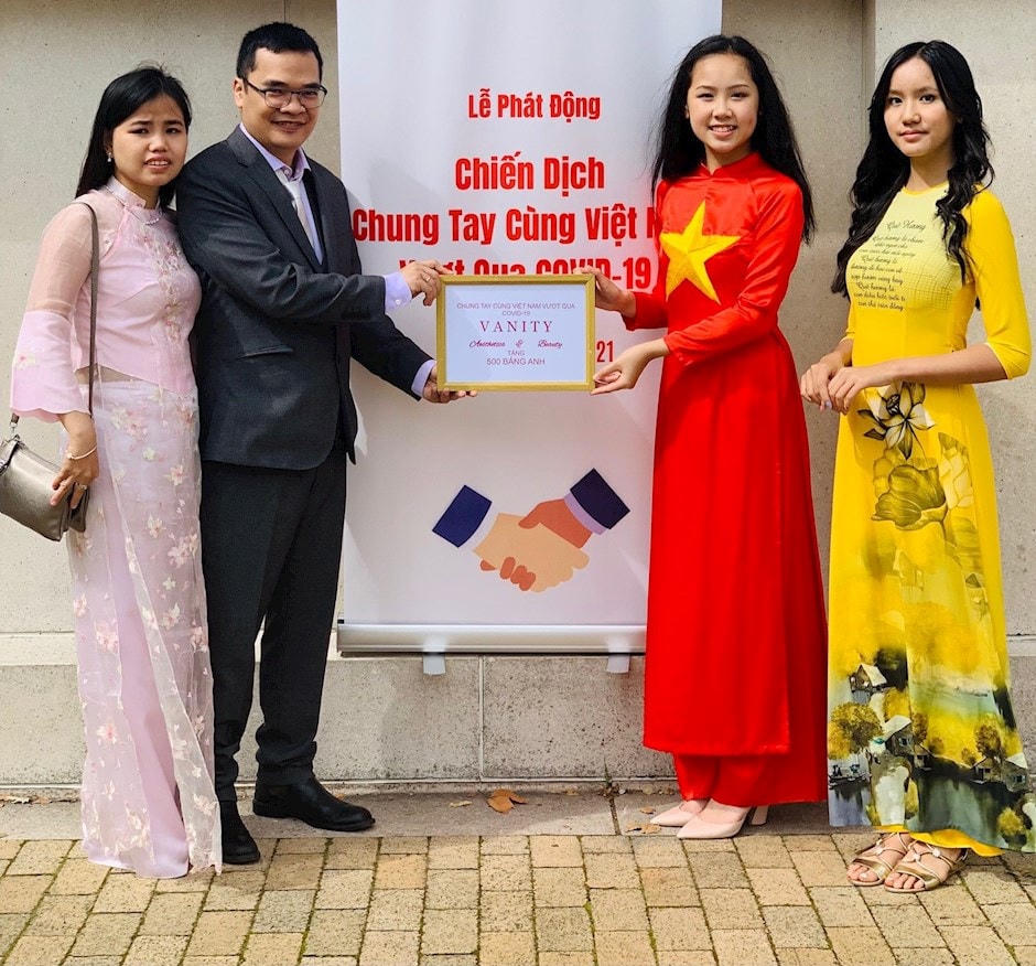 Người Việt tại Anh chung tay cùng Việt Nam vượt qua Covid-19.