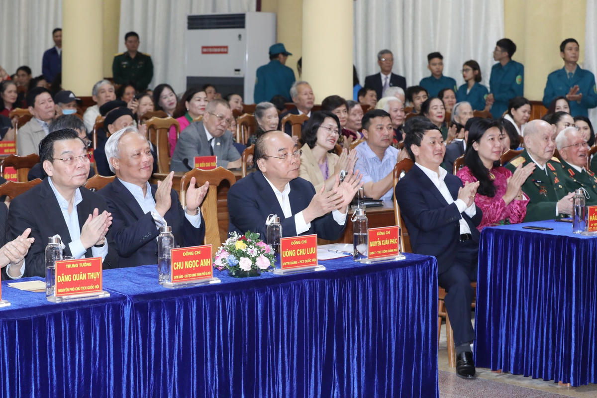Thủ tướng Nguyễn Xuân Phúc và nhiều lãnh đạo Đảng, Nhà nước, MTTQ Việt Nam, TP Hà Nội dự Ngày hội Đại đoàn kết toàn dân tộc phường Điện Biên.