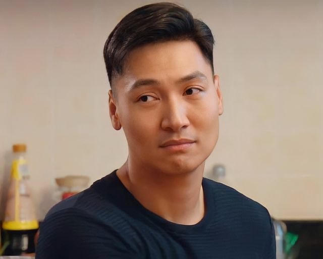 Mạnh Trường hỏi: “Có phải nhiều chị em đã từng bị người yêu tán bằng bộ mặt giả nai kiểu như này đúng ko...”.