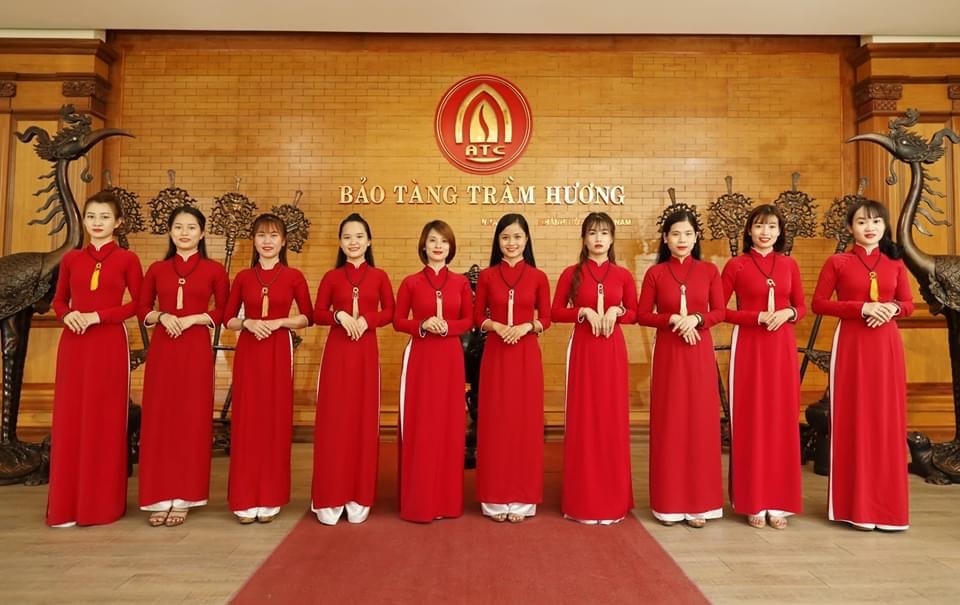 Đội ngũ hướng dẫn viên, nhân viên của Bảo tàng Trầm Hương