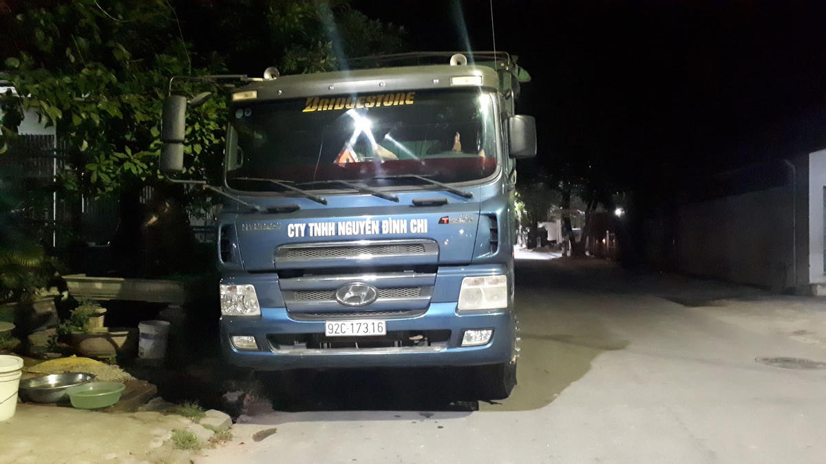 Một trong 3 chiếc xe do những tài xế trên điều khiển.