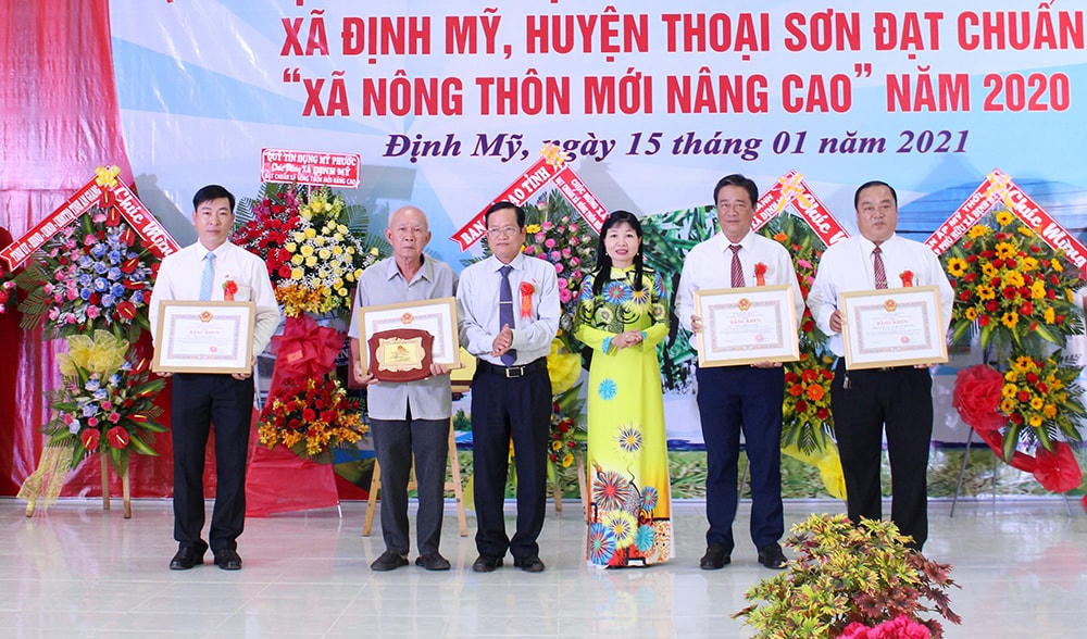 Các tập thể, cá nhân nhận bằng khen UBND tỉnh An Giang.