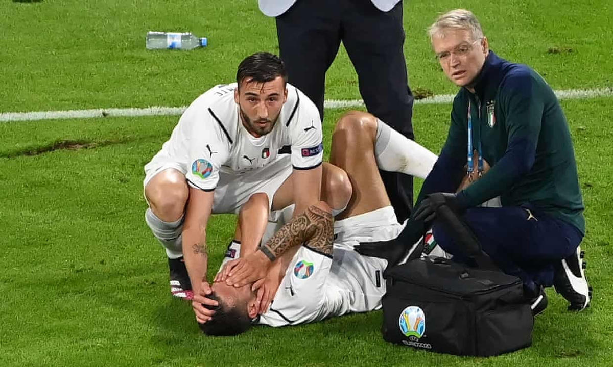 Spinazzola dính chấn thương không thể thi đấu tiếp sẽ là khó khăn cho đội Ý khi gặp Tây Ban Nha.