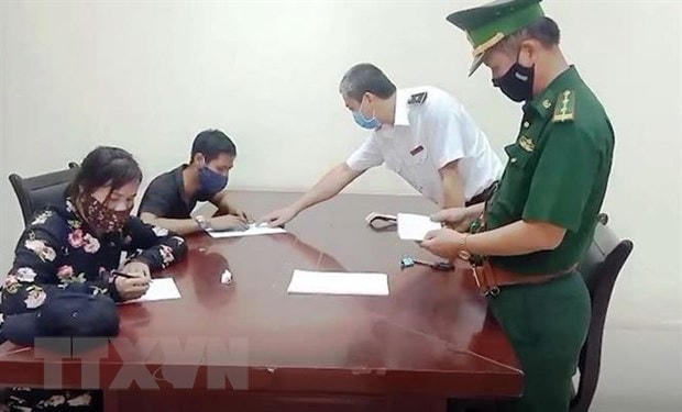Lợi dụng mưa bão, hai đối tượng giúp nhau nhập cảnh trái phép