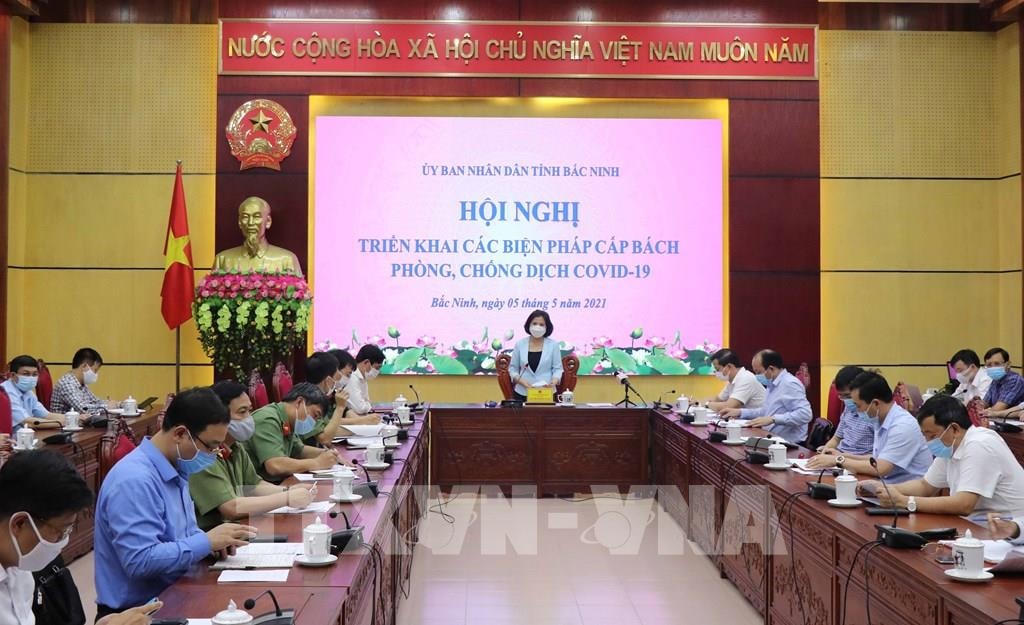 UBND tỉnh Bắc Ninh tổ chức Hội nghị triển khai các biện pháp phòng chống dịch trên địa bàn. Ảnh: Thái Hùng.