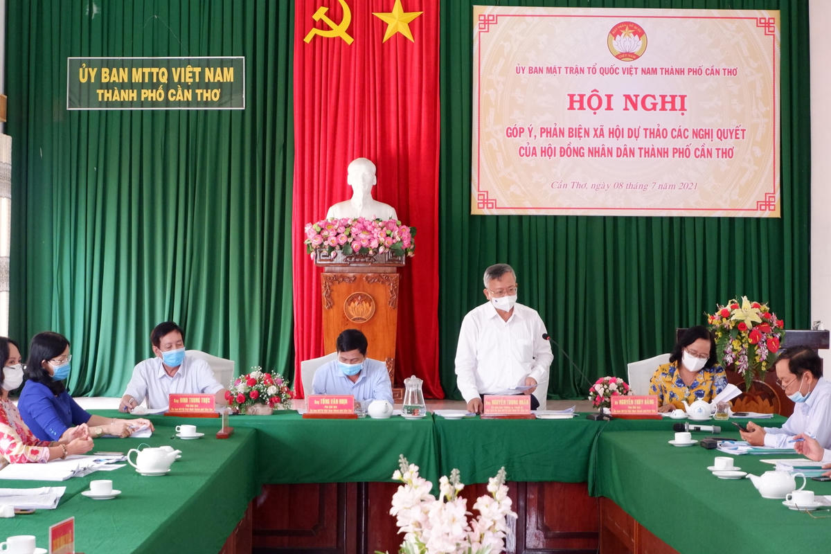 Chủ tịch UBMTTQ Việt Nam TP Cần Thơ Nguyễn Trung Nhân phát biểu.