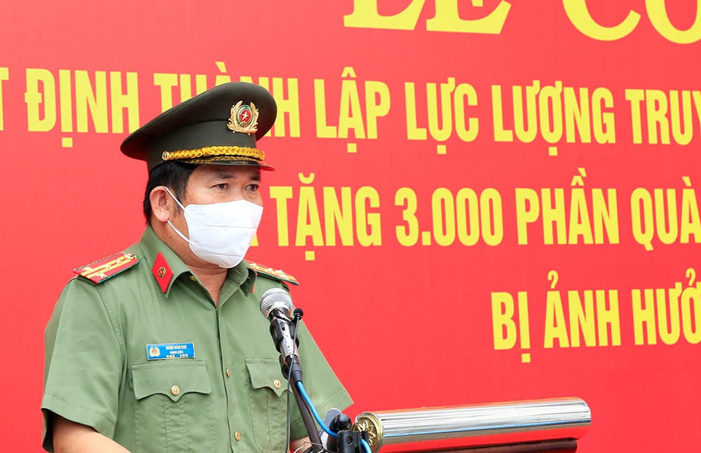 Đại tá Đinh Văn Nơi, Giám đốc Công an tỉnh An Giang phát biểu tại buổi lễ.