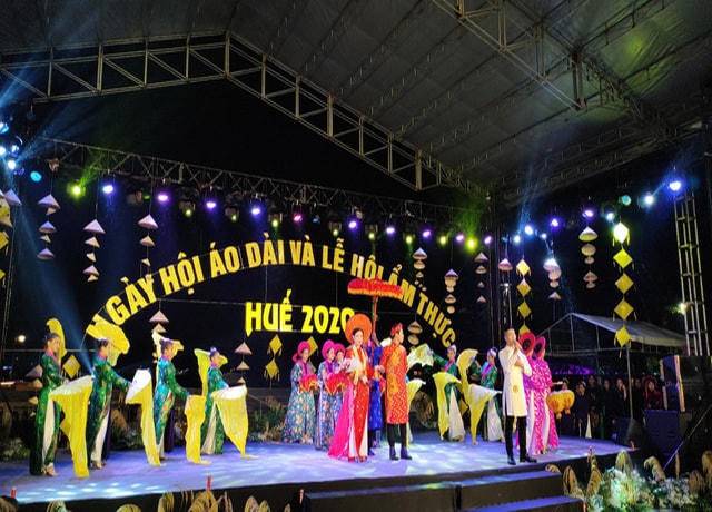 Khai mạc Ngày hội Áo dài. Ảnh: Chung Lê.