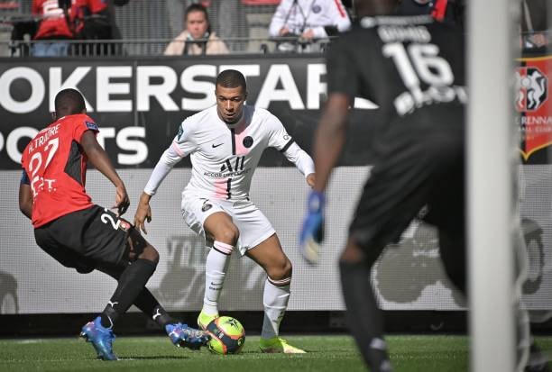 Mbappe không được công nhận bàn thắng vì lỗi việt vị.