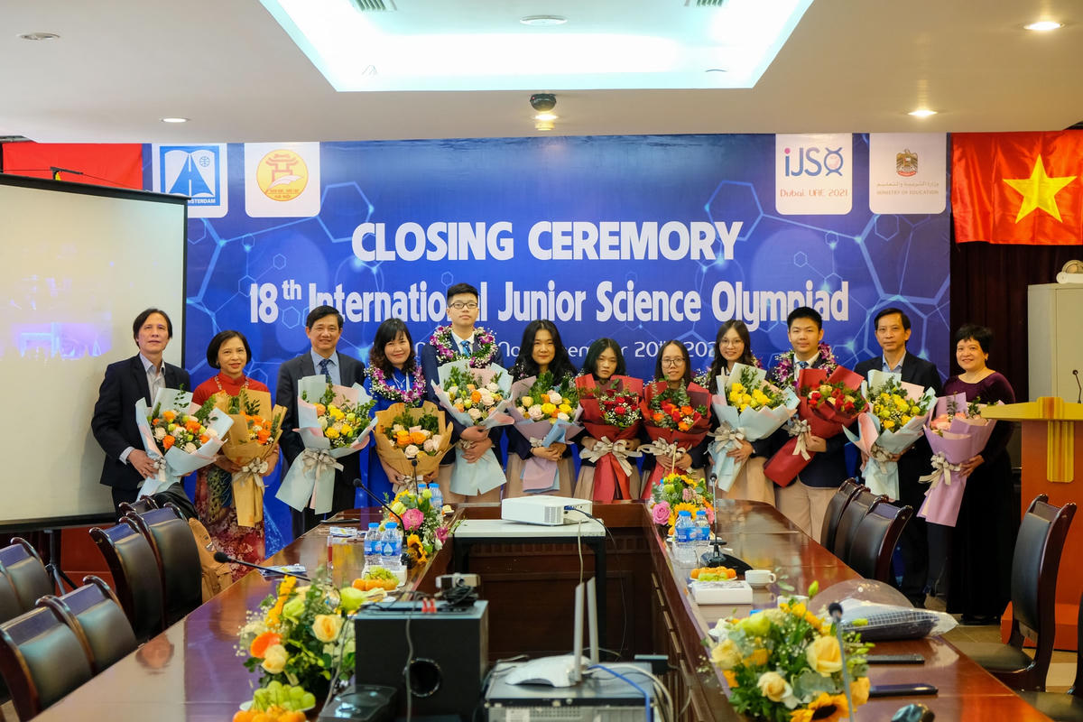 Đoàn học sinh Việt Nam đạt thành tích cao tại Kỳ thi Olympic Khoa học trẻ quốc tế IJSO 2021
