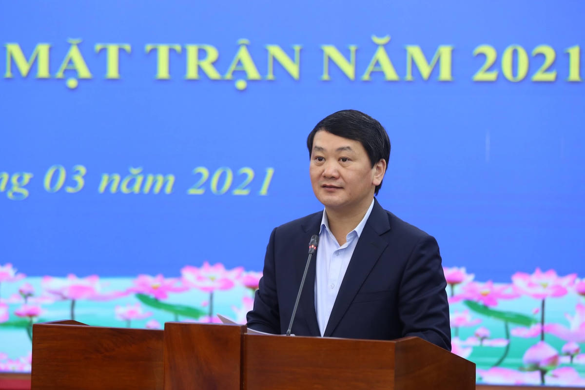 Phó Chủ tịch - Tổng Thư ký Hầu A Lềnh quán triệt nhiệm vụ công tác Mặt trận năm 2021.