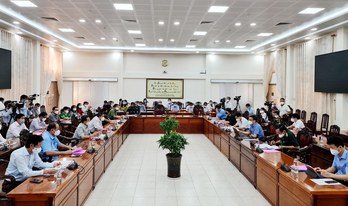 Quang cảnh buổi làm việc.