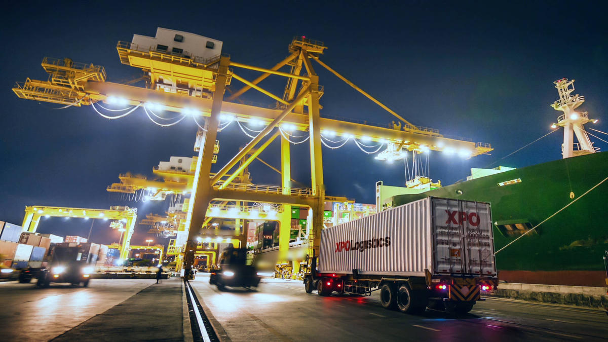 Logistics cần được tập trung đầu tư để tăng năng lực phát triển kinh tế.