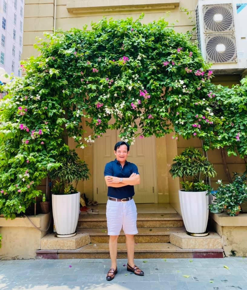 Nghệ sĩ Quang Tèo tận hưởng thành quả sau nhiều năm làm việc miệt mài. 