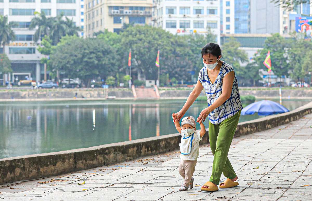 Hồ Ngọc Khánh từ lâu đã là khu vực mà người dân thường xuyên đến đi bộ và thư giãn.