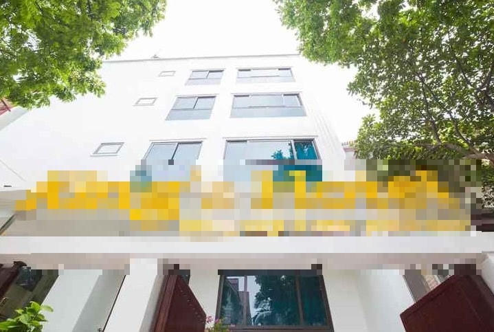 Khách sạn trên địa bàn phường Yên Hoà, nơi lực lượng chức năng bắt quả tang các đối tượng thực hiện hành vi mua bán dâm.