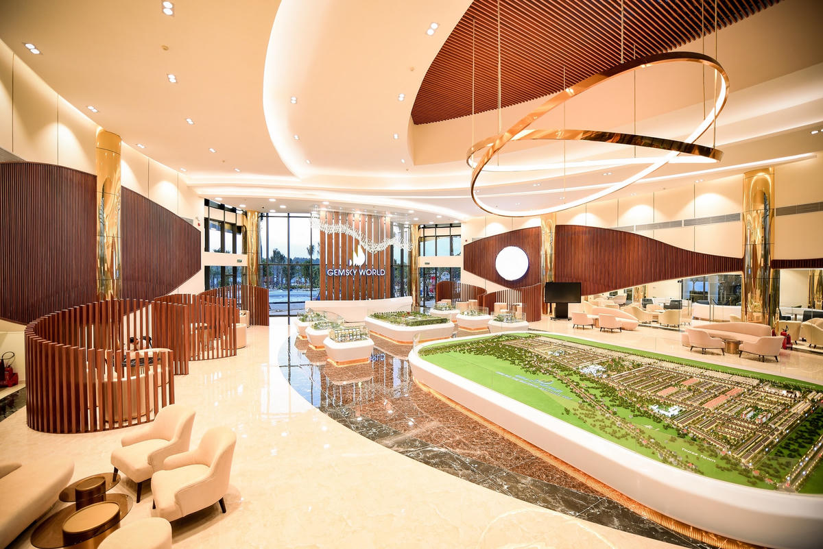 Sau khi khánh thành nhà điều hành, chủ đầu tư dự án Gem Sky World đang gấp rút hoàn tất những hạng mục khác để đảm bảo bàn giao đúng tiến độ.