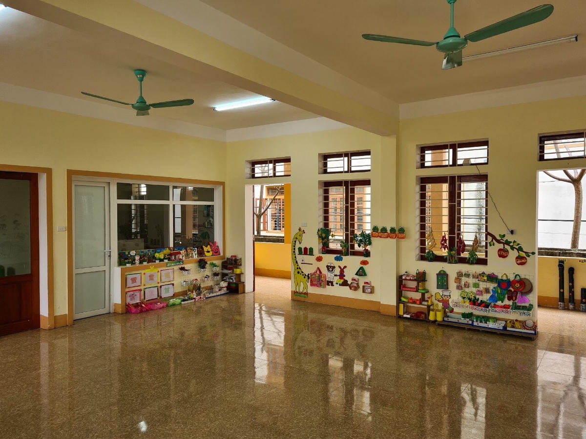 Ngôi trường khang trang sạch đẹp của những người làm trong ngành Điện trao tặng cho các học sinh nơi đây