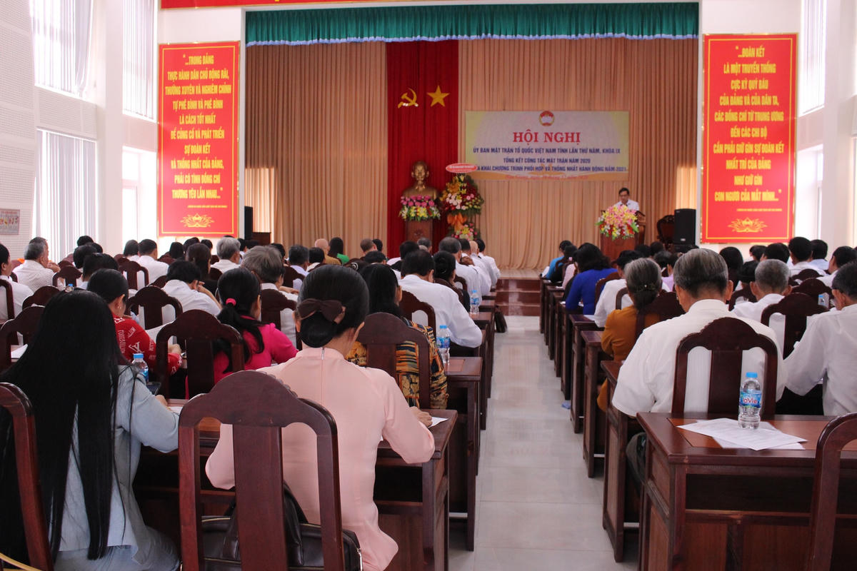 Toàn cảnh hội nghị.