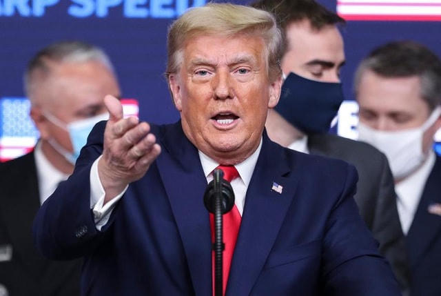 Tổng thống Mỹ Donald Trump đã đề nghị để đội ngũ pháp lý của ông can thiệp vào vụ kiện của Texas tại Tòa án Tối cao. Ảnh: Reuters.  