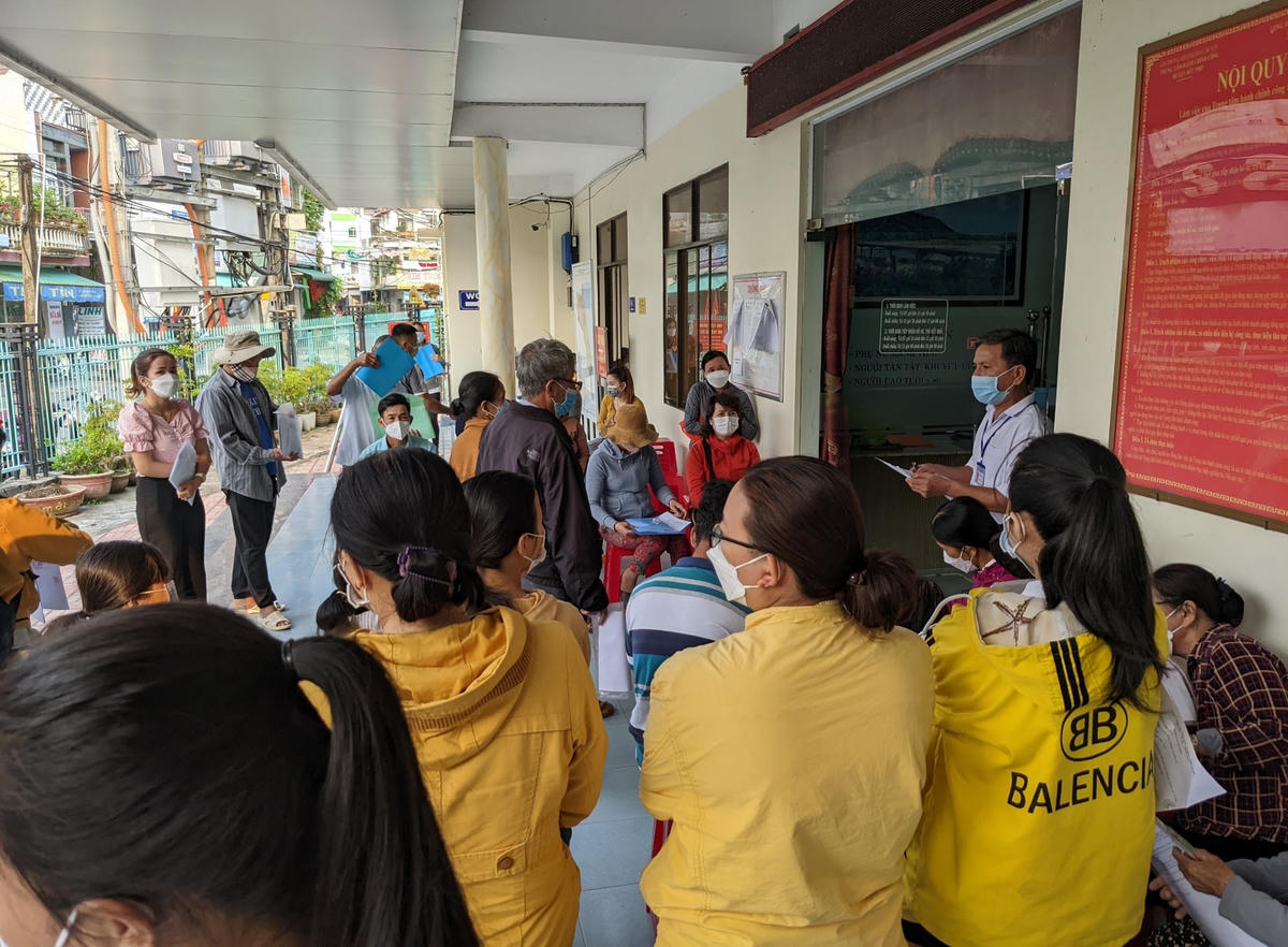 Phòng một cửa của thị xã trong tình trạng quá tải.