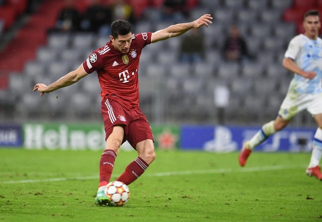 Lewandowski ghi 2 bàn trong hiệp 1 giúp Bayern thắng đậm 5-0 trước Dynamo Kyiv.