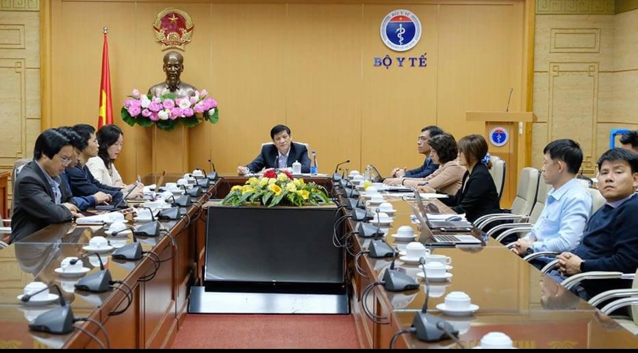 Bộ trưởng Bộ Y tế Nguyễn Thanh Long họp khẩn với các đơn vị liên quan, kết nối đầu cầu Sở Y tế TP HCM.