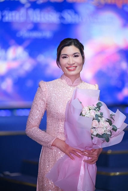 3.Nhà thiết kế, Chủ tịch thương hiệu lụa cao cấp Byfas và Quyền Chủ tịch Hiệp Hội Áo Dài TPHCM Anna Hạnh Lê