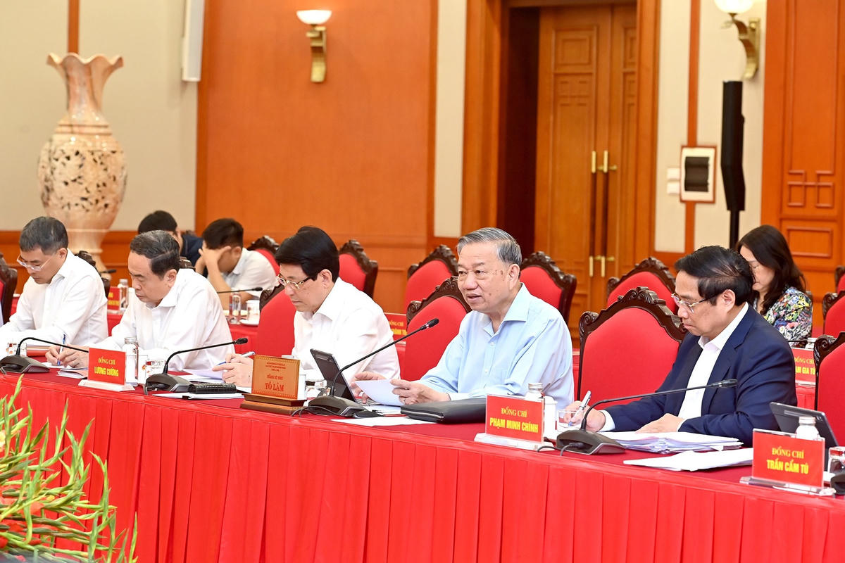 Tổng Bí thư Tô Lâm chủ trì cuộc làm việc của Bộ Chính trị với Ban Thường vụ Đảng ủy Công an Trung ương- Ảnh 6.