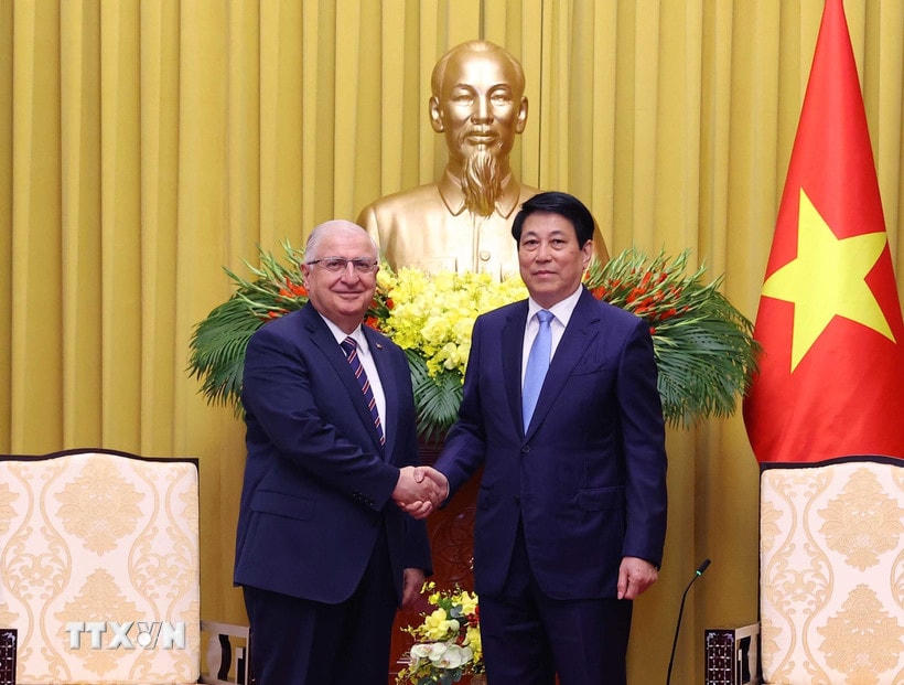 Chủ tịch nước Lương Cường tiếp Bộ trưởng Bộ Quốc phòng Thổ Nhĩ Kỳ Yasar Guler. (Ảnh: Văn Điệp/TTXVN)