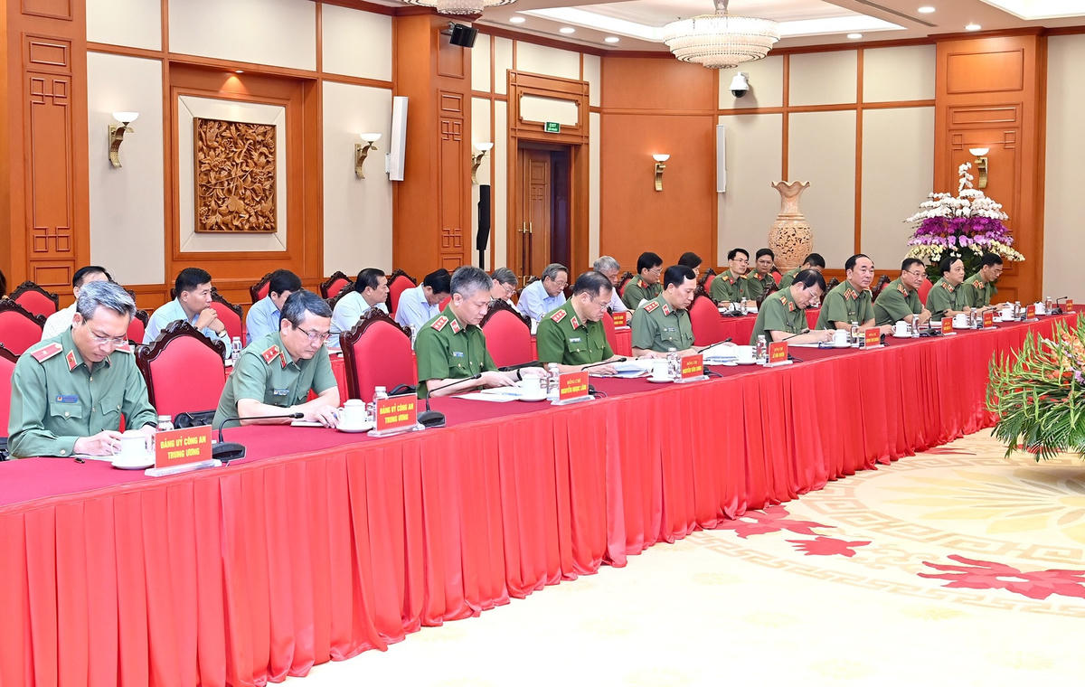 Tổng Bí thư Tô Lâm chủ trì cuộc làm việc của Bộ Chính trị với Ban Thường vụ Đảng ủy Công an Trung ương- Ảnh 5.