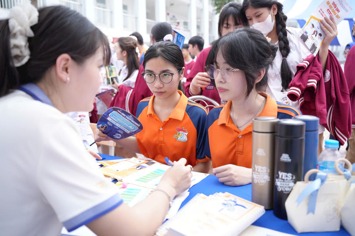 Năm 2025, cả nước chỉ có khoảng 47.000 thí sinh thi đủ 3 môn tổ hợp B00. Ảnh: CTV
