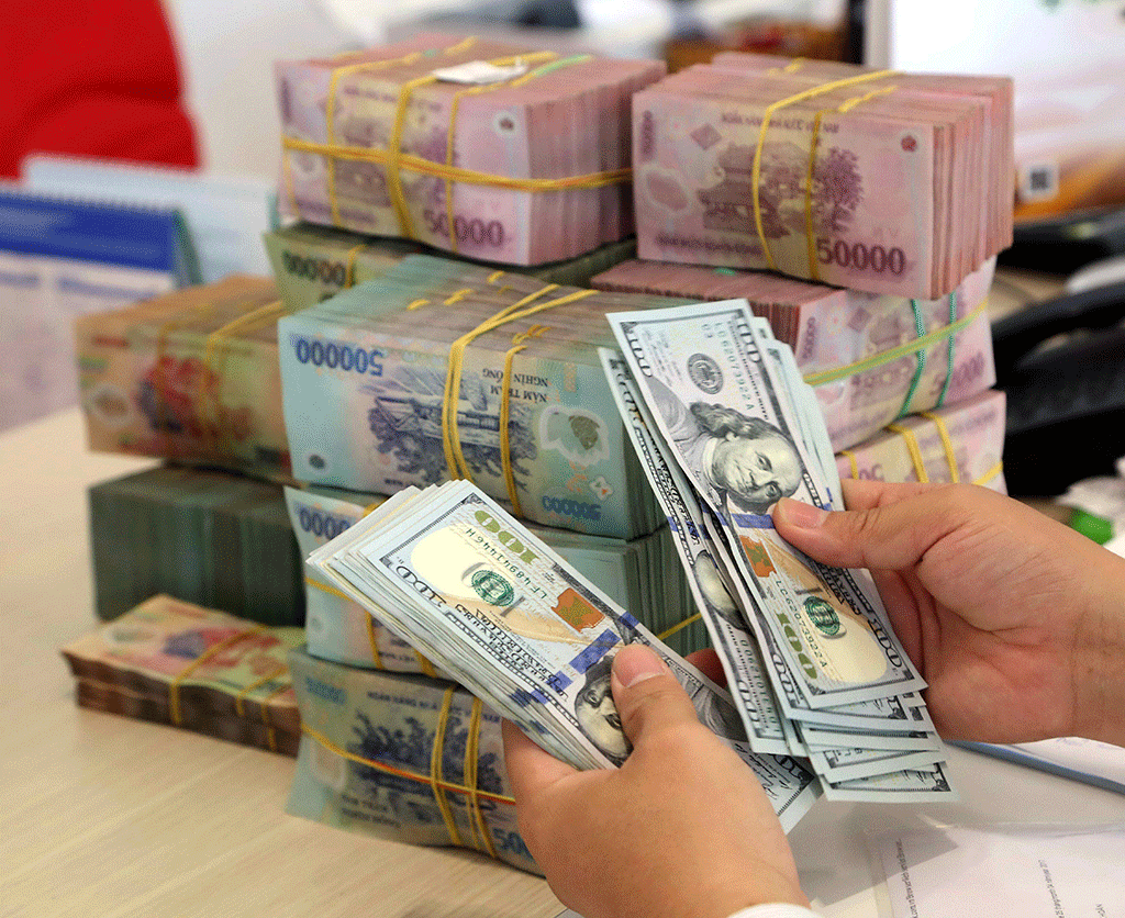 Linh hoạt điều chỉnh tỷ giá.