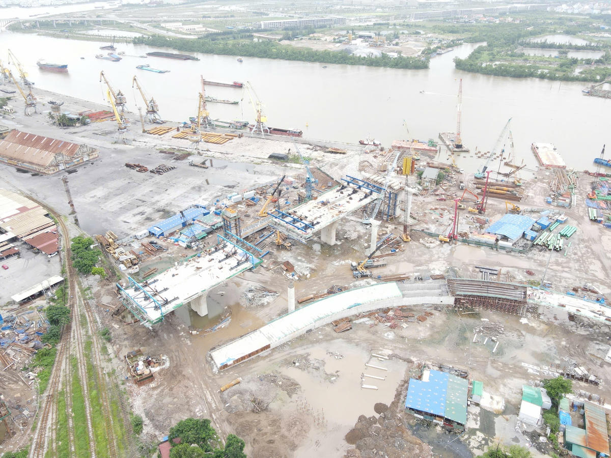 Một góc dự án xây dựng cầu Nguyễn Trãi và chỉnh trang đô thị vùng phụ cận. Ảnh:PT.