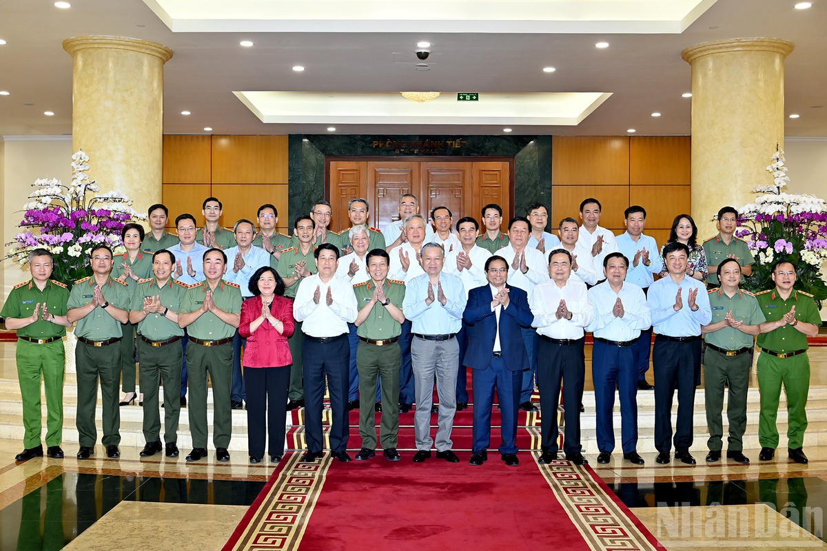 Tổng Bí thư Tô Lâm chủ trì cuộc làm việc của Bộ Chính trị với Ban Thường vụ Đảng ủy Công an Trung ương- Ảnh 8.
