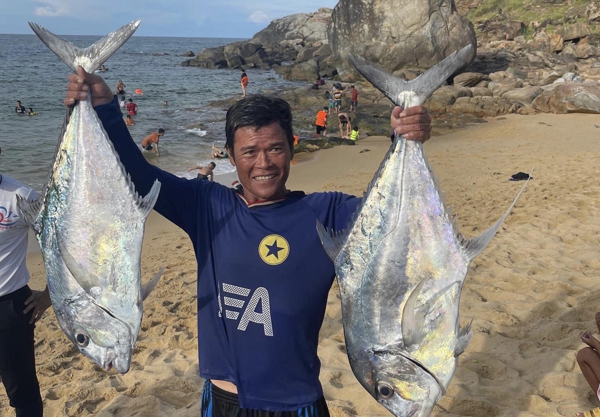 Cá bè trang trên vùng biển Tây Nam.