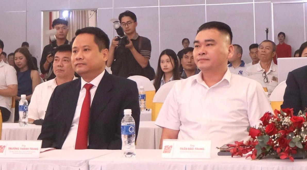 2.lanh-dao-ban-tuyen-giao-uy-ban-trung-uong-mat-tran-to-quoc-viet-nam-va-lanh-dao-bao-dai-doan-ket-du-chuong-trinh.-anh-d.l-.(1).jpg