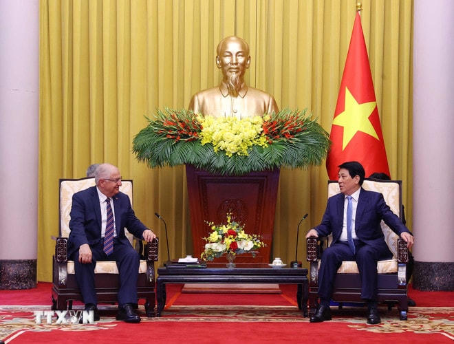 Chủ tịch nước Lương Cường tiếp Bộ trưởng Bộ Quốc phòng Thổ Nhĩ Kỳ Yasar Guler. (Ảnh: Văn Điệp/TTXVN) ttxvn-chu-tich-nuoc-luong-cuong-tiep-bo-truong-quoc-phong-tho-nhi-ky-yasar-guler-3.jpg