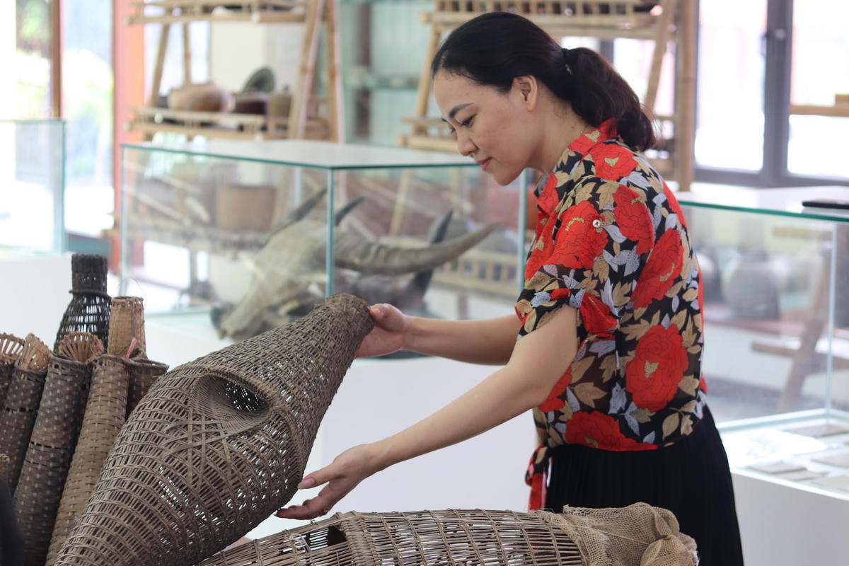 Những chiếc nơm đánh cá được lưu giữ cẩn thận. Ảnh: Đình Minh