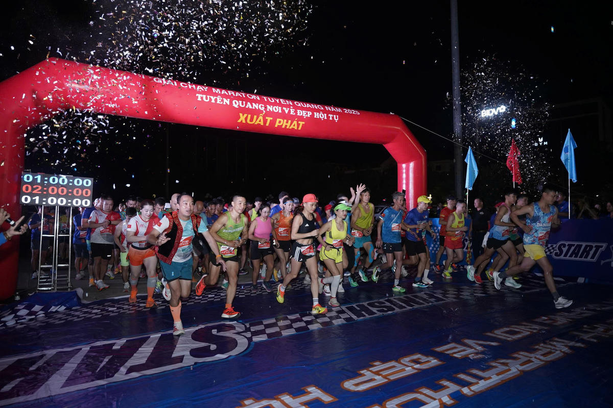 Hàng trăm vận động viên "tranh tài" từ lúc sáng sớm. Ảnh: Đ.S.