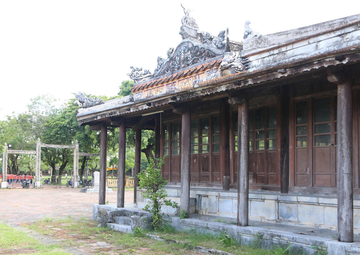 Theo Trung tâm Bảo tồn Di tích Cố đô Huế, Quốc Tử Giám là một trong những di tích đặc biệt quý hiếm của Huế và của cả Việt Nam hiện nay, bởi đây là trường Đại học duy nhất trong thời phong kiến còn tồn tại ở nước ta. Về mặt lịch sử, Quốc Tử Giám là đại diện phản ánh diện mạo của một trường đại học thời phong kiến, đồng thời minh chứng cho tư tưởng coi trọng học hành của triều Nguyễn nói riêng và các triều đại Việt Nam nói chung. Ảnh: N.Q.