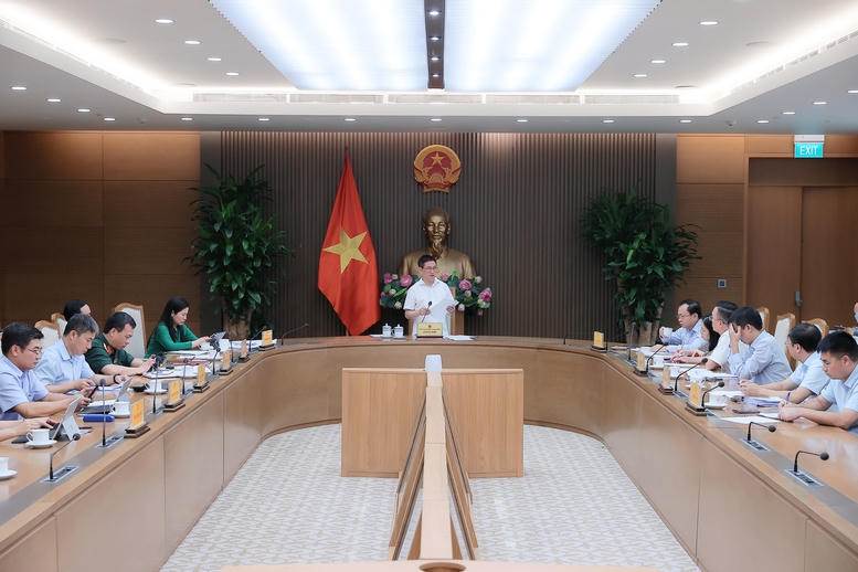 Phó Thủ tướng Hồ Đức Phớc: Sửa đổi Nghị định số 85/2025/NĐ-CP phải phù hợp với cơ cấu bộ máy hành chính mới; khắc phục các vướng mắc phát sinh trong thực tiễn. Ảnh: VGP/Trần Mạnh.