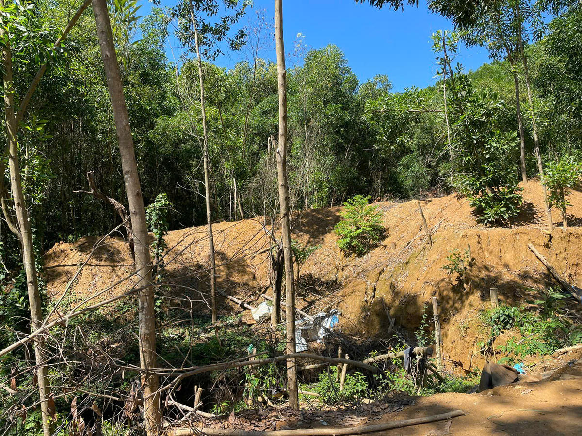 Một khu vực khai thác vàng trái phép ở xã Thạnh Bình (TP Đà Nẵng). 	Ảnh: C.V