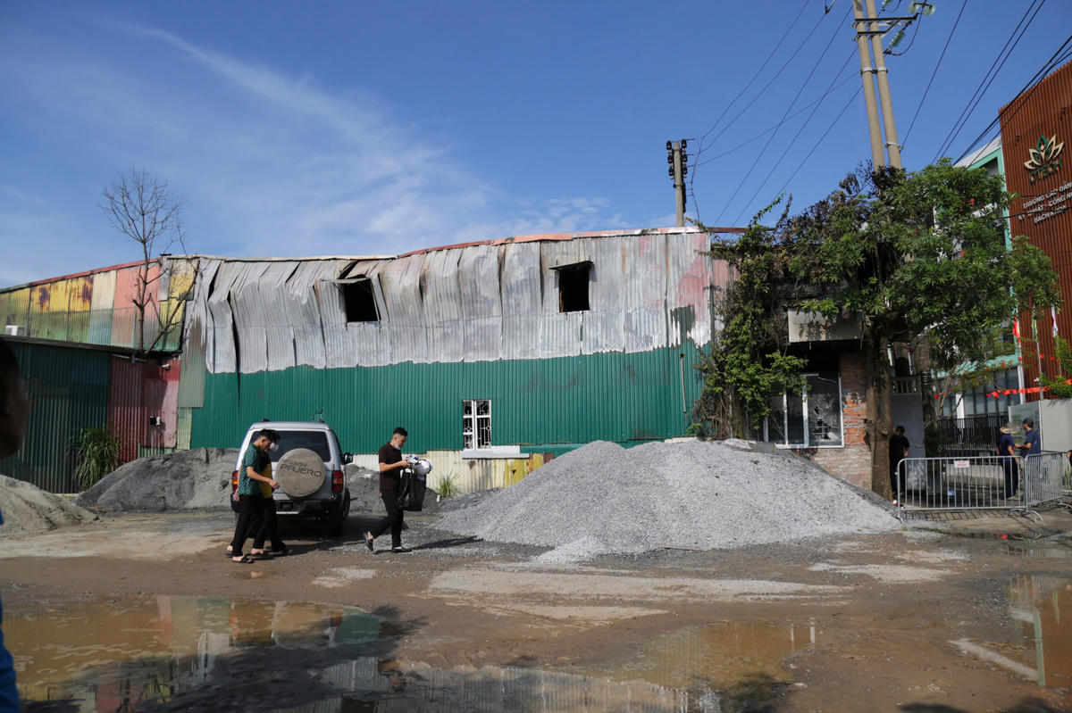 Căn nhà cháy xây dựng trên đất nông nghiệp khiến 4 người tử vong. Ảnh: Lê Khánh.