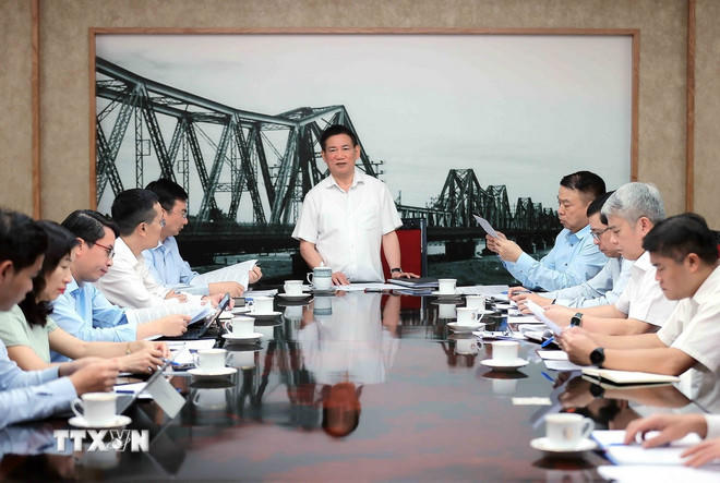  Phó Thủ tướng Hồ Đức Phớc chủ trì cuộc họp. (Ảnh: An Đăng/TTXVN) 