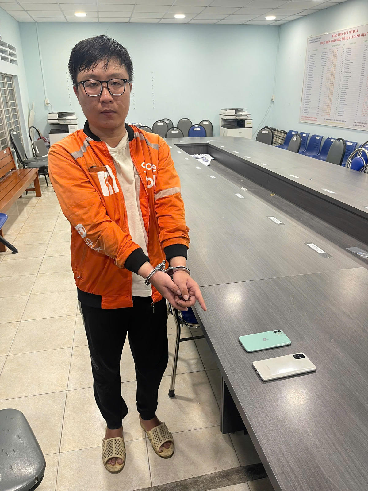 Đối tượng Bình Thương tại cơ quan công an. Ảnh: Công an cung cấp. 