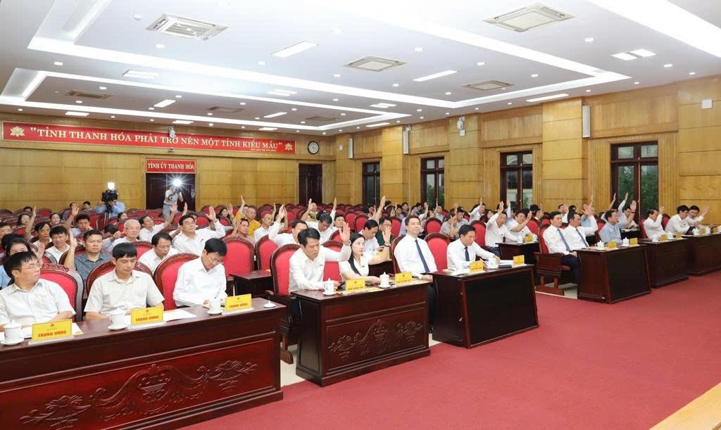 Các vị đại biểu HĐND tỉnh Thanh Hoá tham dự kỳ họp thứ 33, HĐND tỉnh khoá XVIII. Ảnh: Minh Hiếu