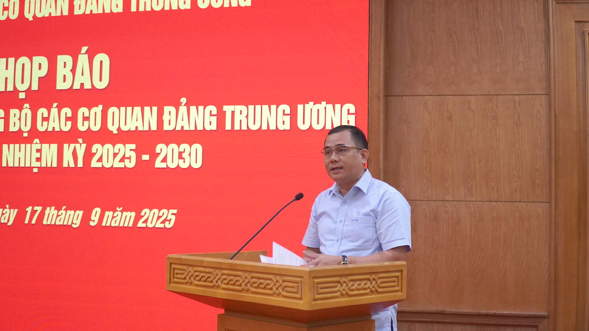  Ông Vũ Đức Tú thông tin về công tác chuẩn bị tổ chức đại hội. Ảnh: Việt Thắng.