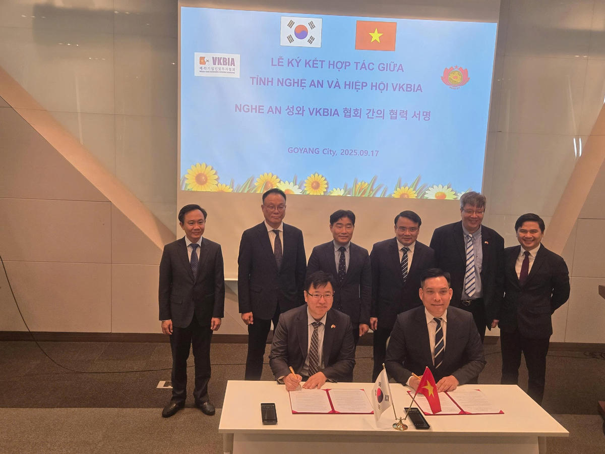 Lễ ký kết hợp tác giữa Hiệp hội VKBIA với tỉnh Nghệ An- Ảnh: Trần Hiền