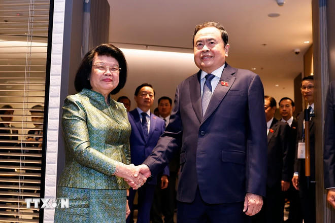  Chủ tịch Quốc hội Trần Thanh Mẫn gặp Chủ tịch Quốc hội Campuchia Samdech Maha Rathsaphethika Thipadei Khuon Sudary. (Ảnh: Doãn Tấn/TTXVN) 